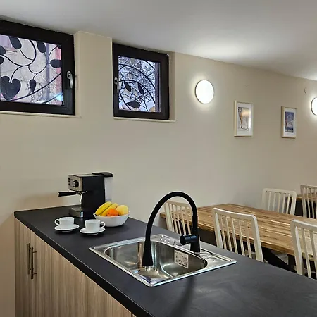 Geronimo Guest house *