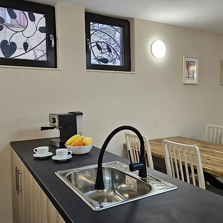 Geronimo Guest house